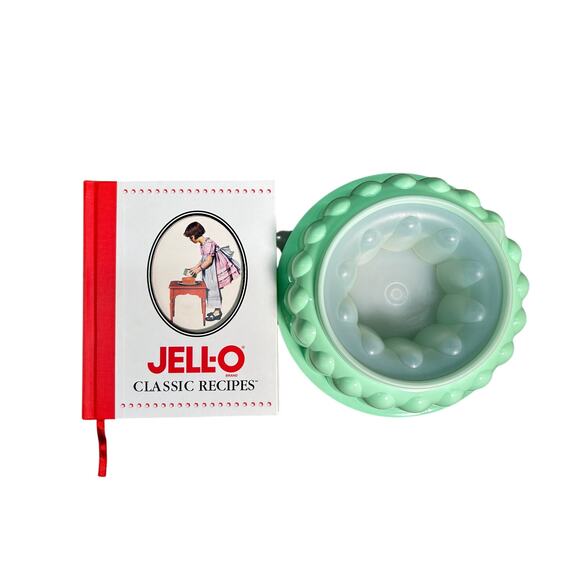 Jell-O Bundle - VTG Pistachio Green Tupperware Mold & Classic Recipes Cookbook - Picture 1 of 8